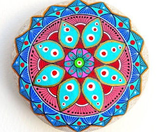 Mandala Stone  - From the Book: "A Year of Stone Painting" by F.Sehnaz Bac