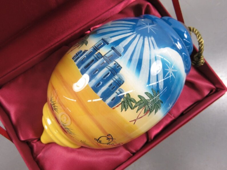Ne Qwa Art Holy Nativity Painted Glass Ornament