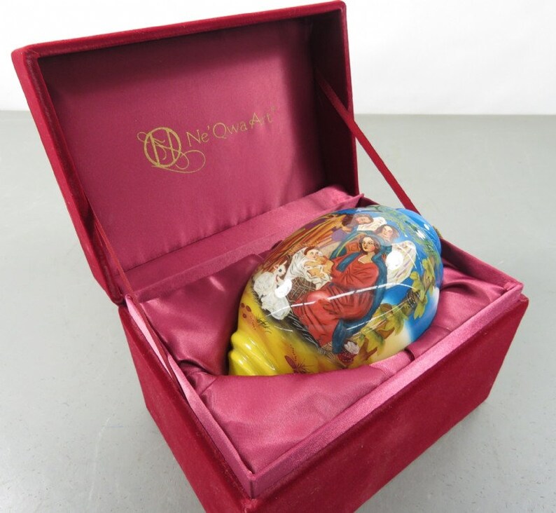 Ne Qwa Art Holy Nativity Painted Glass Ornament