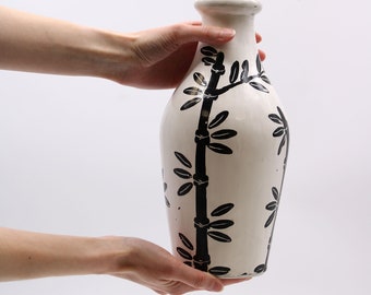 Lombok Motif Handmade Vase