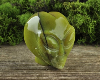 Natural Realistic Green Jade Alien Crystal Skull, 2inch! Starbeing, Alien, ET, Alien Skull, Crystal Alien