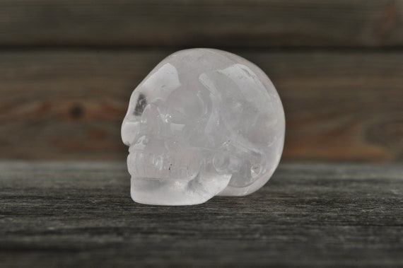 Rose Quartz Crystal Skull, Mini Halloween Decor, Skull Decor, Gothic Home Decor, Memento Mori, Goth Decor, Crystal Decor