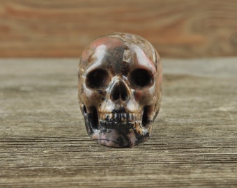 Rhodonite Crystal Skull, Mini! Halloween Decor, Skull Decor, Gothic Home Decor, Memento Mori, Goth Decor, Crystal Decor