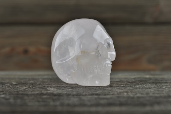 Rose Quartz Crystal Skull, Mini Halloween Decor, Skull Decor, Gothic Home Decor, Memento Mori, Goth Decor, Crystal Decor