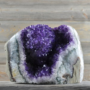 Amethyst, Geode, Birthstone, Unique Gift, Home Decor, Boho Decor, Crystal Decor, PL3-035!