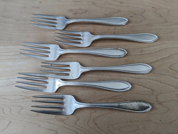 Antique Collectible Victor Silver 1913 ANDOVER Dessert/salad Fork