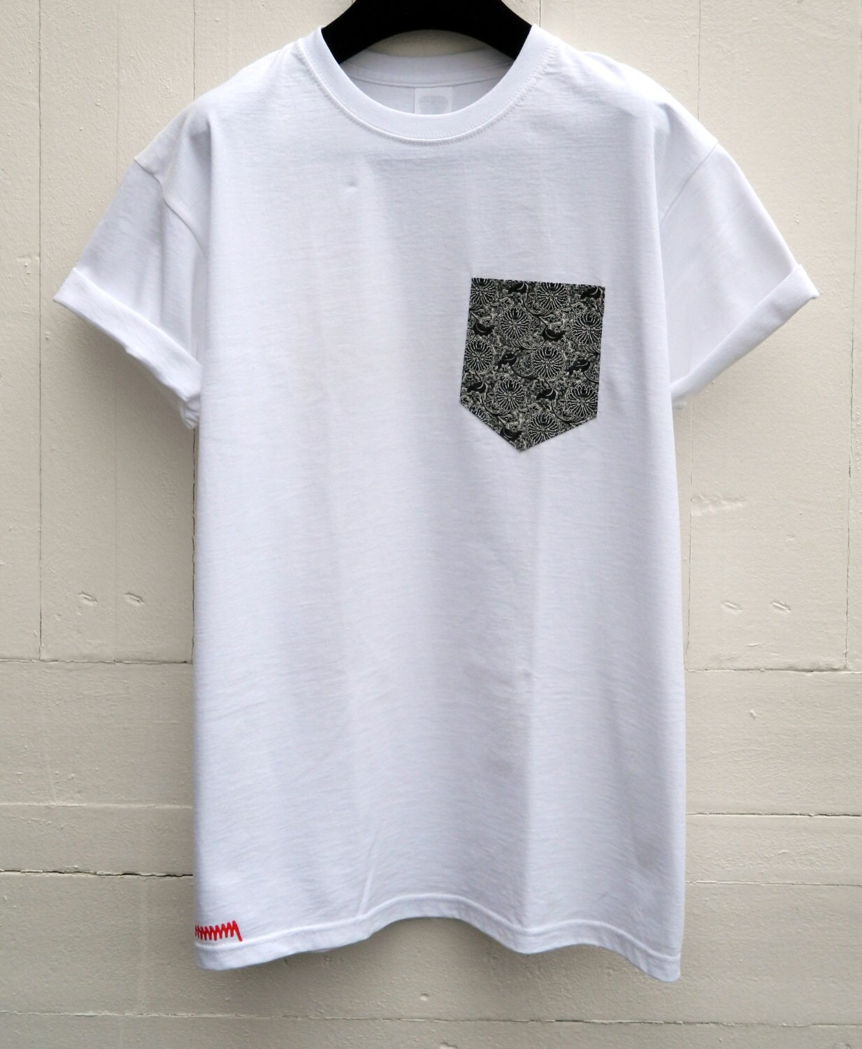 Image of Men's Black & White Floral Pattern, Pocket T-Shirt, T - Shirt, Tee, Unisex, Menswear, Uk