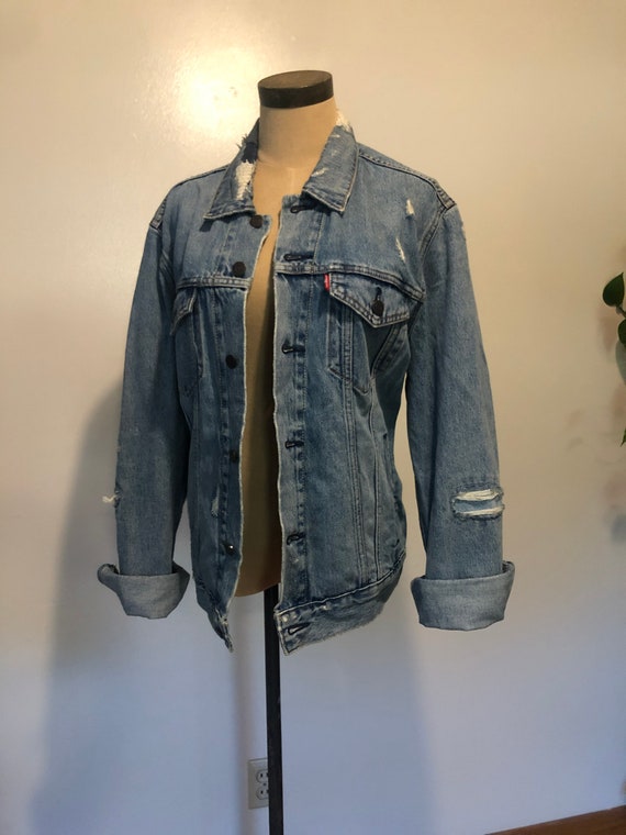 Levis destroyed and patched denim jacket - image 9