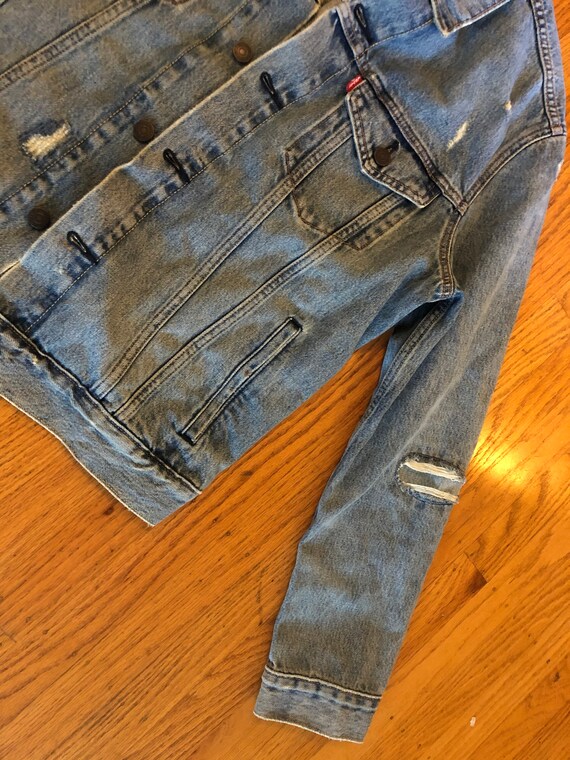 Levis destroyed and patched denim jacket - image 5