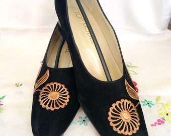 Fabulously Retro Top Model Brand Loafers, Block Heal Leather suede Bronze Embroidery size 38
