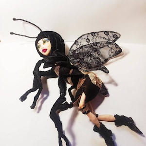 Königin des Honigs- handgemachte Tonpuppe, Kunstpuppe-Bienenpuppe