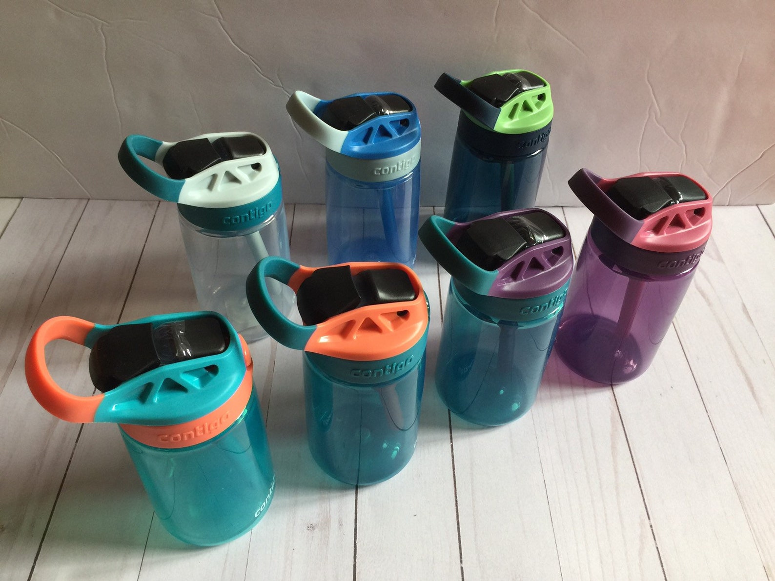 contigo water bottle with card key cash compartment