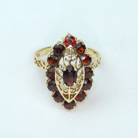 Vintage Ring - Vintage 1970's 10k Yellow Gold Garn