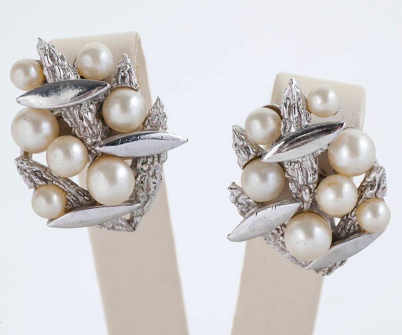Vintage Earrings Vintage Trifari Costume Earrings