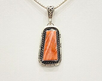 Vintage Necklace - Vintage Sterling Silver Native American Red Spiny Oyster Necklace