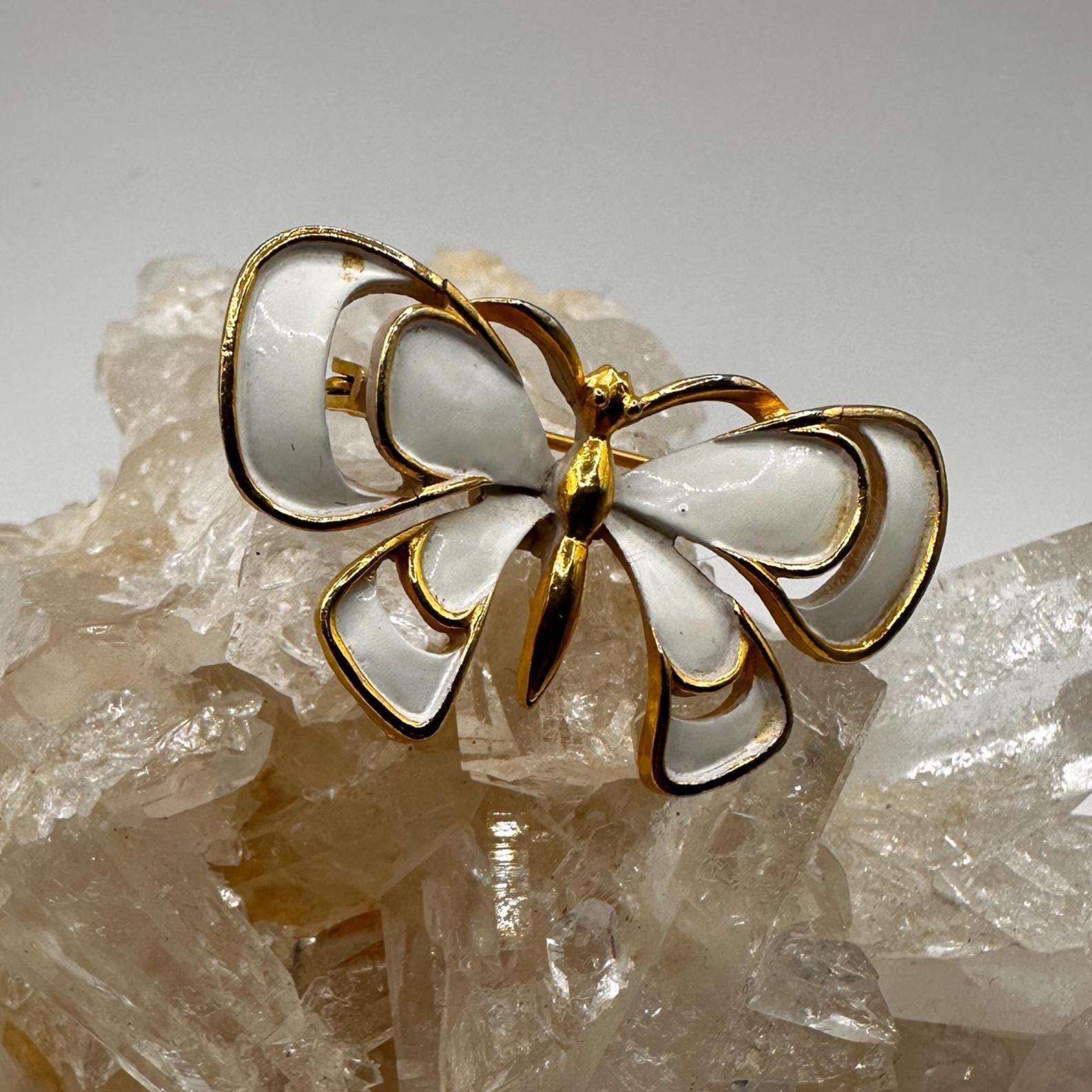 ★Trifari★蝶々ブローチ ヴィンテージ 昭和レトロ Vintage Trifari Butterfly Brooch - Etsy - Page 2