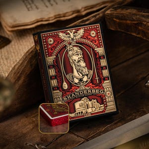 Skanderbeg, Limitiert auf 500 Vergoldete Freiheitsspielkarten (Rot & Goldfolie) Custome Deck, Hand Illustriert, Geschenk, Strumpf, Magie, Familienspiel