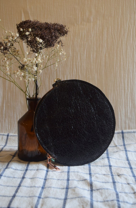 Round Clutch Purse Bag in Distressed Brown Leather Etsy Ireland