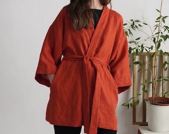 Kimonojacke aus Leinen. Natürlicher Leinenkimono. Damen Kimono Jacke. Kimono-Strickjacke. Leinenbezug nach oben. Gewand aus Naturleinen. Japanischer Kimono - KOSI