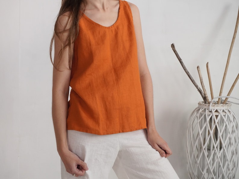 Débardeur en lin. Hauts en lin pour femmes. Top en lin sans manches. Hauts en lin pour femmes. Blouse en lin naturel. Débardeur en lin lavé. T-shirt en lin LIAO image 5