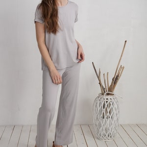 Conjunto de camisa y pantalón de bambú hecho a mano. Top de manga corta de bambú. Top y pantalón de mujer suaves y orgánicos. Camisa holgada de bambú ecológico. Pantalones holgados de bambú