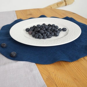 Round linen placemats. Various colors. Linen placemat set of 2,4,6,8,10,12 Linen double layer cicle placemats. Linen placemats for Christmas