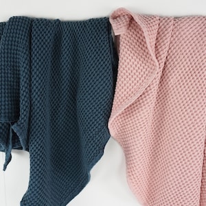 Linen baby blanket. Waffle linen blanket. Organic baby swaddle. Soft linen nursery blanket. Waffle linen kids blanket.Linen cot bed blanket