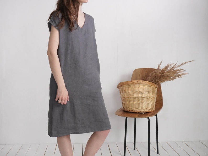 Linen v-neck dress. Womans linen dress. Short sleeve dress. V-neck dress. Womans loose linen dress. Natural linen summer dress MADEIRA image 2