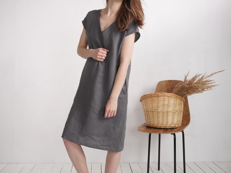 Linen v-neck dress. Womans linen dress. Short sleeve dress. V-neck dress. Womans loose linen dress. Natural linen summer dress MADEIRA image 3