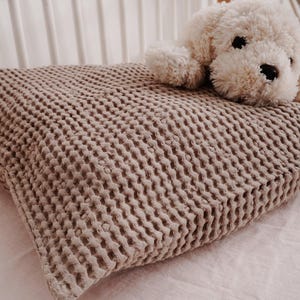 Waffle linen throw pillow cover. Decorative linen throw pillow. Waffle pillow cover. Linen pillow case. Pillow cover. Linen throw pillow.