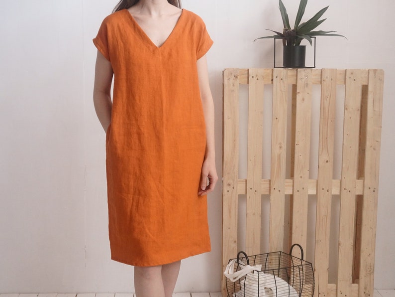 Linen v-neck dress. Womans linen dress. Short sleeve dress. V-neck dress. Womans loose linen dress. Natural linen summer dress MADEIRA image 5