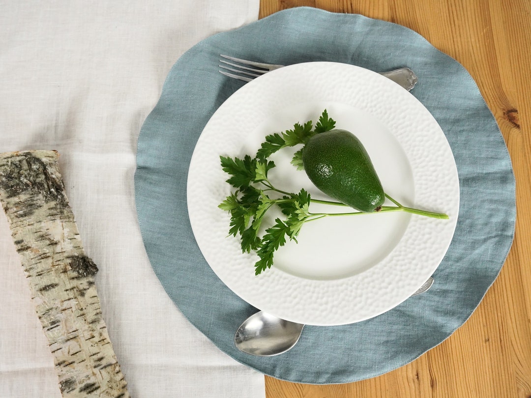 Round Linen Placemats. Various Colors. Linen Placemat Set of 2,4,6,8,10