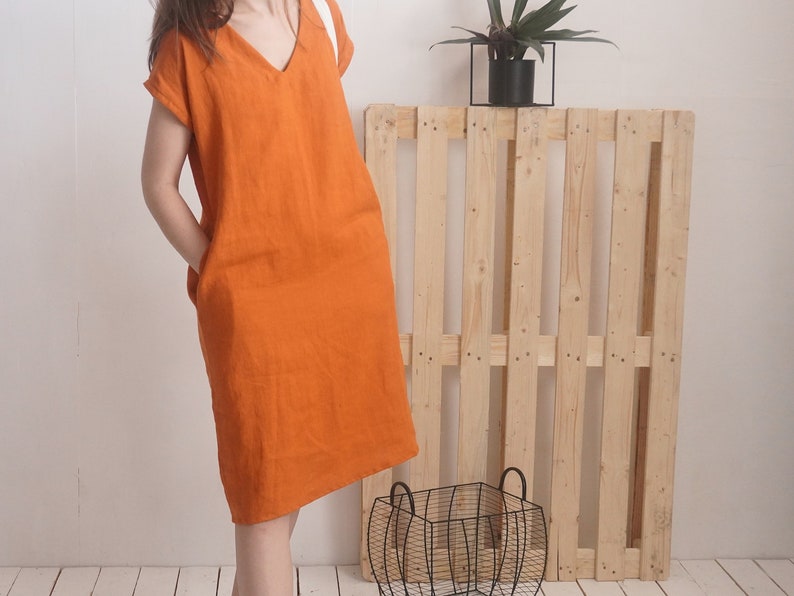 Linen v-neck dress. Womans linen dress. Short sleeve dress. V-neck dress. Womans loose linen dress. Natural linen summer dress MADEIRA image 3