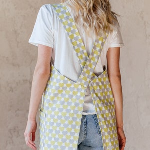 Cross Back Apron,  Pinafore Apron, Japanese Apron, Apron with Pockets, Cute Apron for Women, Florist Apron, Artist Aprons, Farmhouse Apron