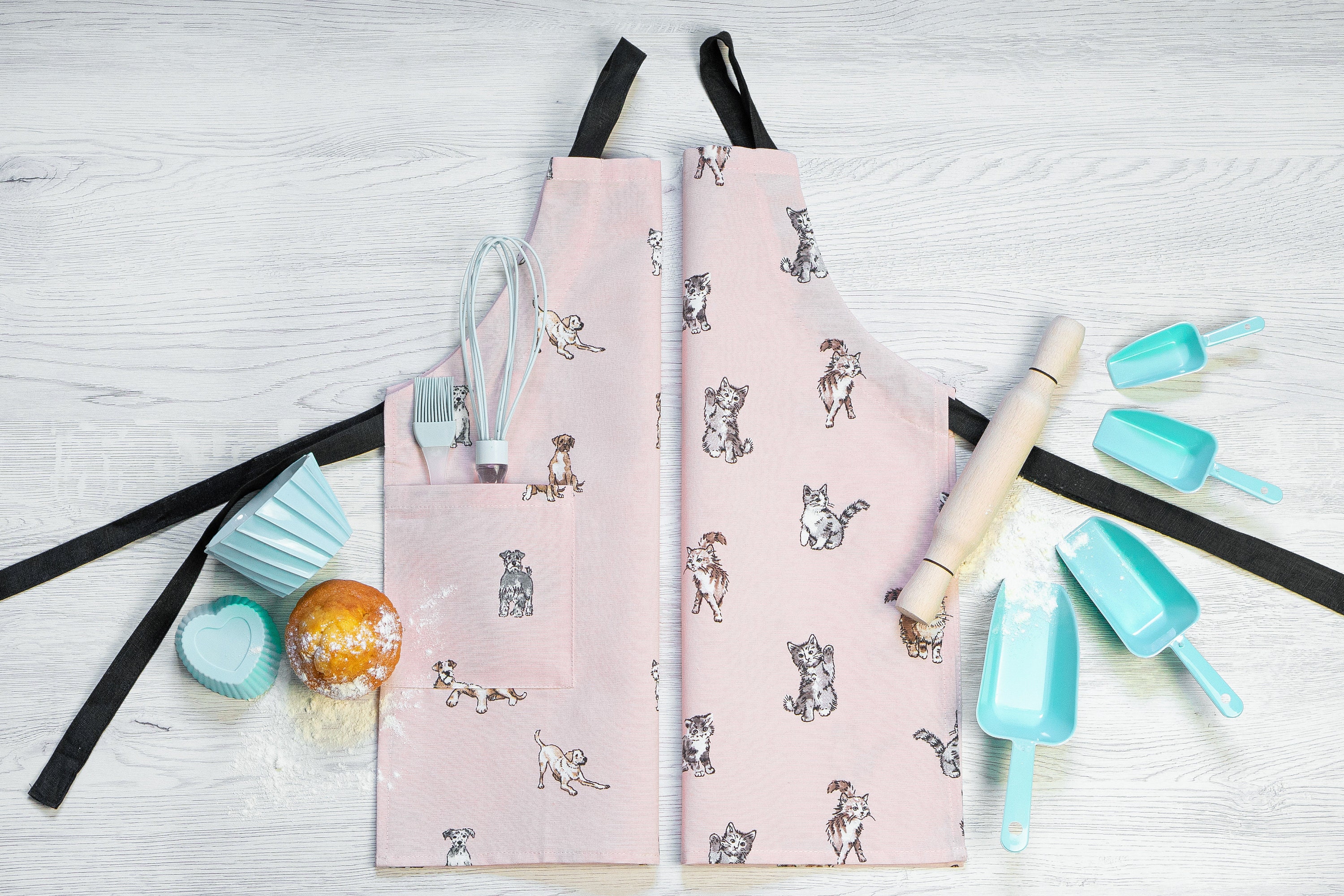 Aprons Mother Daughter Gifts with Pockets Make Me Smile Sayings Cotton  Blend Kitchen Yellow Mommy and Me Matching for Adult and Kid Cooking Baking