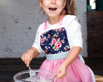 Personalised Girls Apron | Kids Lace Apron with Embroidered Name | Toddler Gift