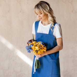 Japanese Cross Back Apron for Women – Cotton Pinafore Smock – No-Tie Apron with Pockets for Cooking, Gardening, Florist