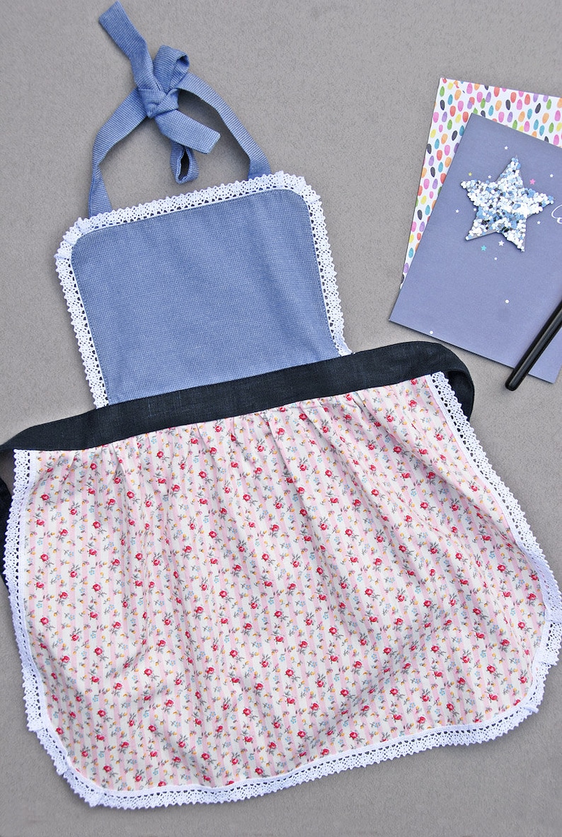 Girls Childrens Aprons Toddler Aprons Floral Aprons for kids Kids Kitchen Pinny Childs Apron Set Matching Kitchen Aprons Kids Aprons