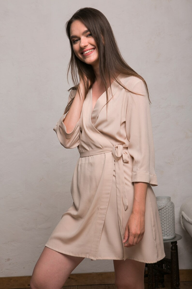 Brautjungfern Roben Brautjungfern Geschenke Hochzeitsrobe Beige Robe für Hochzeit Roben für Brautjungfern Beige Pyjamas Robe für die Braut Bild 7