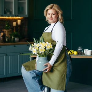 Pure Linen Split Leg Apron | Potters, Florists, Artists, and Jewelers Linen Apron with Pockets