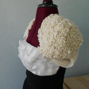 Hand Knit Shrug/Вolero/Bridal Shrug With Flowers look like Ruffles