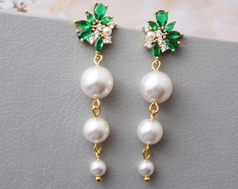 FIONA  // Gold Emerald Pearl drop Bridal  Earrings, Ivory pearl drop  Wedding earrings Green Wedding jewelry Dangle earrings  Pearl jewelry