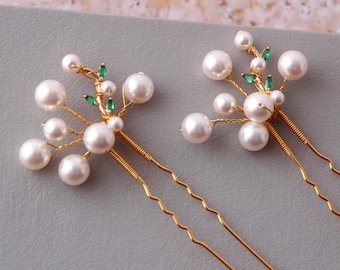 EMERALDINE // Gold Emerald Green Wedding Hair pins Leaf Bridal Hair pin Wedding Hair Accessories Bridesmaid Hair  Pearl Wedding Hair piece