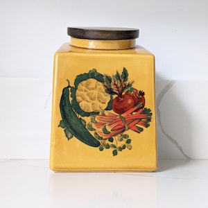 Hyalyn Kitchen Canister / Vintage Kitchen Canister / Kitchen Vegetable Container / Vintage Ceramic / Apothecary Jar / MCM Jar