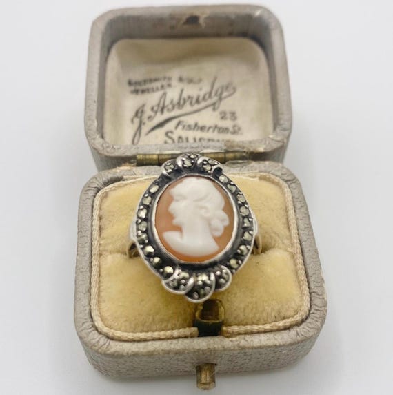 Vintage Silver Shell Cameo Ring With Marcasite Size M