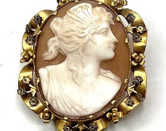 Spilla/spilla antica vittoriana con cammeo in conchiglia, intaglio in altorilievo della dea Psiche
