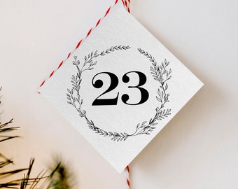 Afdrukbare adventsgetallen, tags voor het aftellen van Kerstmis, Handgemaakte feestdagen, Niet-bewerkbare download, vierkant van 2 x 2 inch