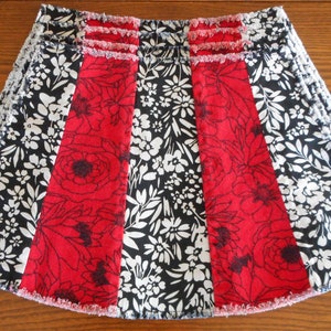 Set of 4 Red, Black and White Contour Placemats