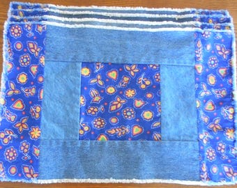 Set of 4 Reversible Ditzy Print Placemats