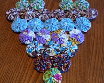 Reversible Multi Scrappy Yoyo Heart Trivet